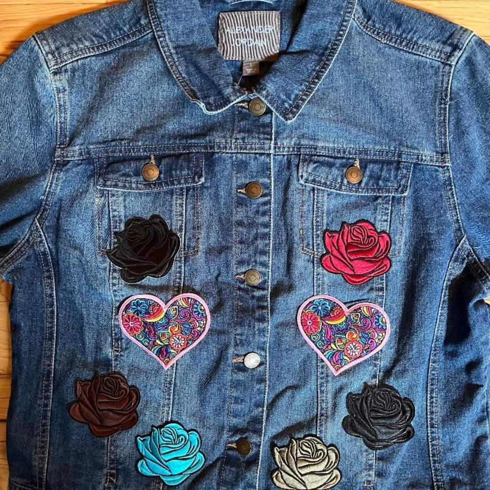 NWT Alexander Jordan Womens Jean Jacket, Large, With Heart and Flower Appliques